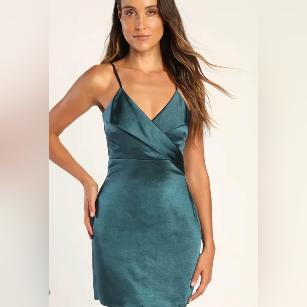 Lulu’s teal mini dress